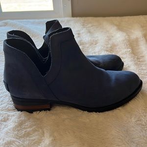 EUC SOREL Blue Booties